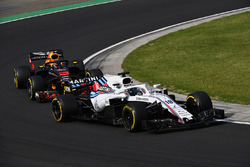 Lance Stroll, Williams FW41 en Daniel Ricciardo, Red Bull Racing RB14