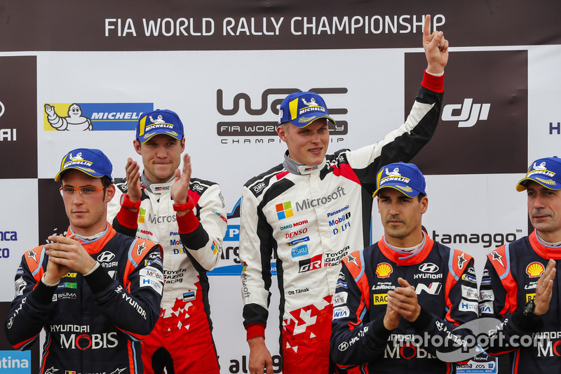 Podium: winners Ott Tanak, Martin Järveoja, Toyota Gazoo Racing, second place Thierry Neuville, Nicolas Gilsoul, Hyundai Motorsport, third place Dani Sordo, Carlos del Barrio, Hyundai Motorsport