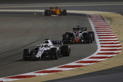 Lance Stroll, Williams FW41 Mercedes, Romain Grosjean, Haas F1 Team VF-18 Ferrari