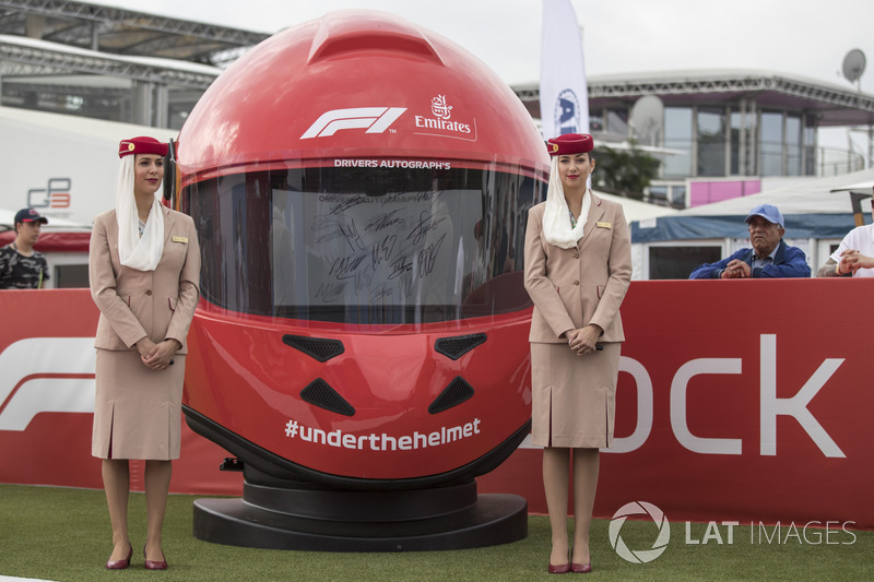 Suasana paddock club