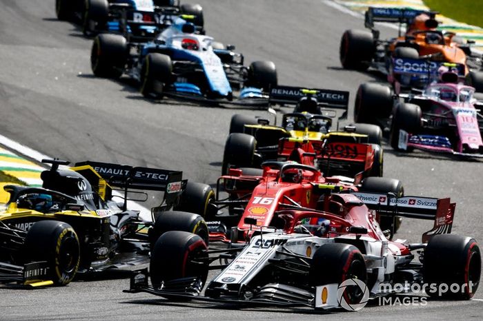 Leclerc también inició una gran remontada, tras salir 14º y colocarse ya en el top 10 en la segunda vuelta 