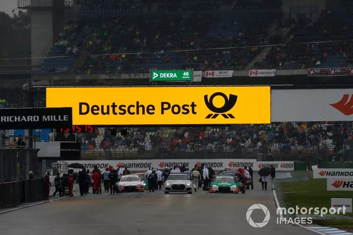 Bandiera rossa dopo l'incendio dell'auto di Daniel Juncadella, R-Motorsport, Aston Martin Vantage AMR