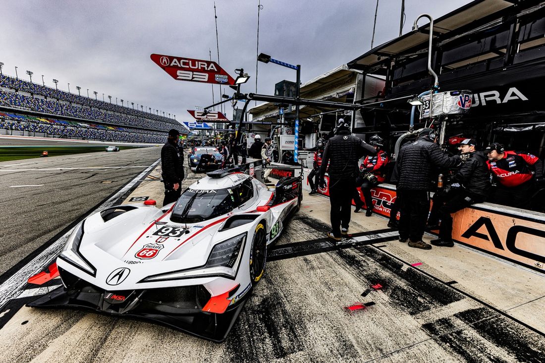 #93 Acura Meyer Shank Racing c/Curb Agajanian Acura ARX-06: Renger Van Der Zande, Nick Yelloly, Alex Palou, Kaku Ohta