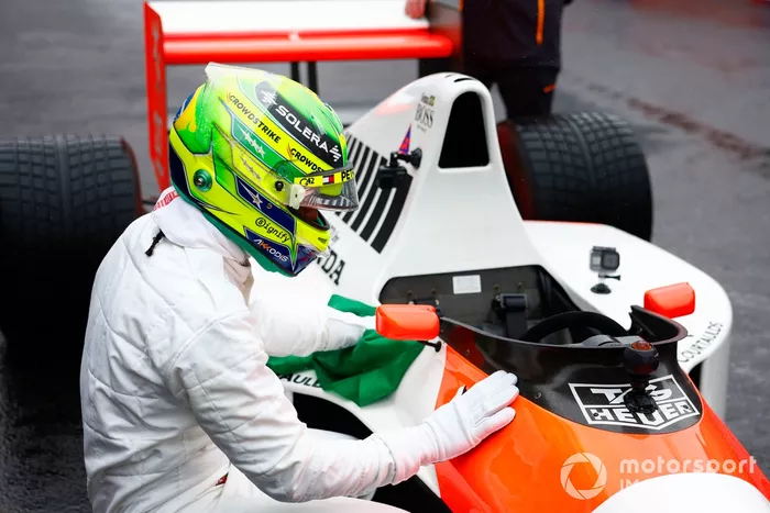 Lewis Hamilton con el McLaren MP4/5B