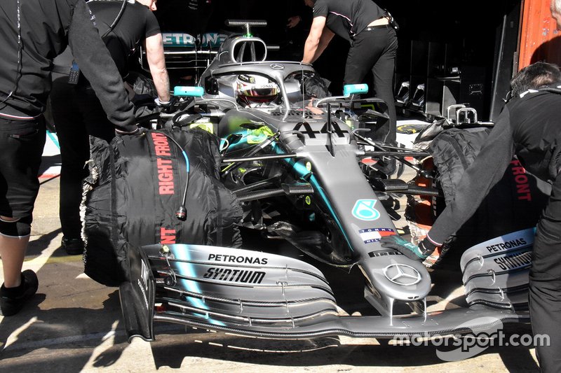 Vue détaillée de Mercedes AMG F1