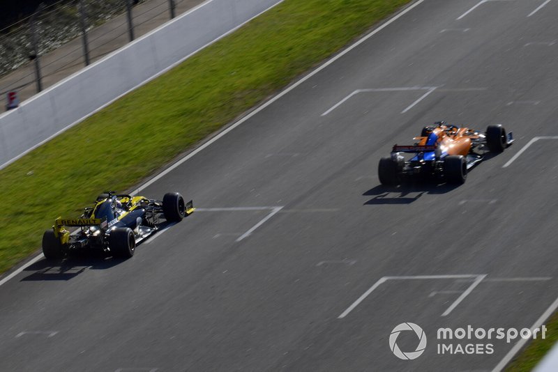 Daniel Ricciardo, Renault F1 Team R.S. 19 and Lando Norris, McLaren MCL34