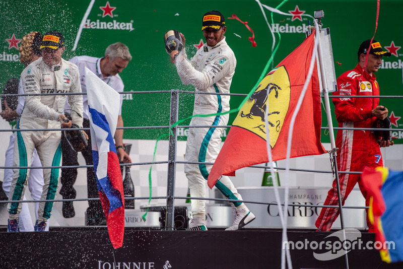 Le vainqueur Lewis Hamilton, Mercedes AMG F1 W09 