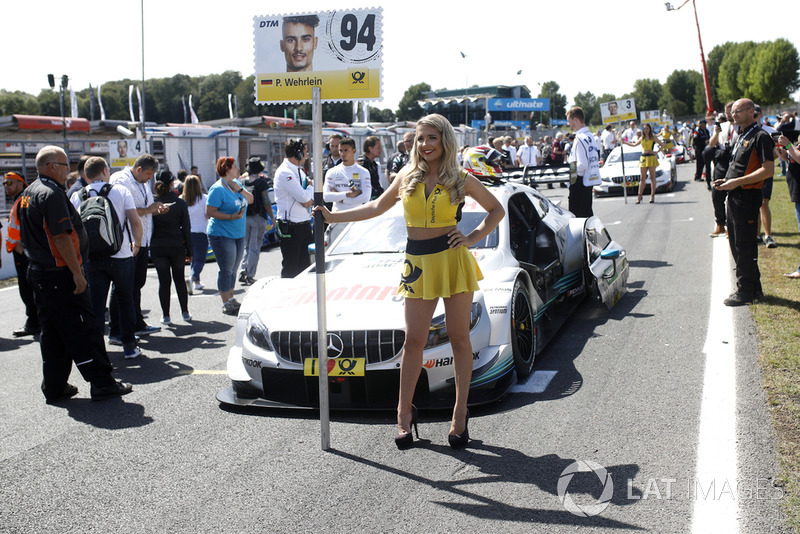 Grid girl vanPascal Wehrlein, Mercedes-AMG Team HWA