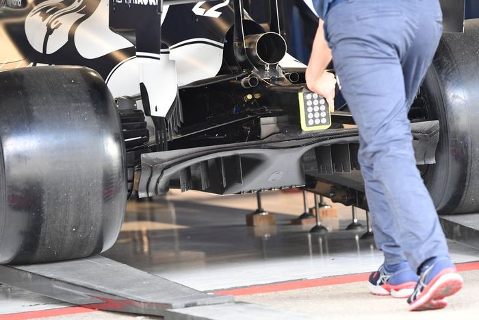 Detalle trasero del AlphaTauri AT02