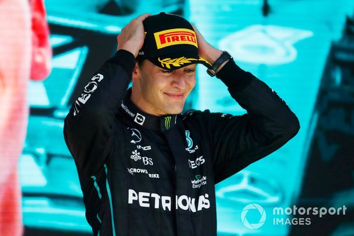 Podio: ganador George Russell, Mercedes AMG