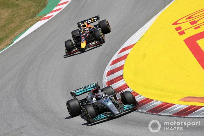 George Russell, Mercedes W13, Max Verstappen, Red Bull Racing RB18