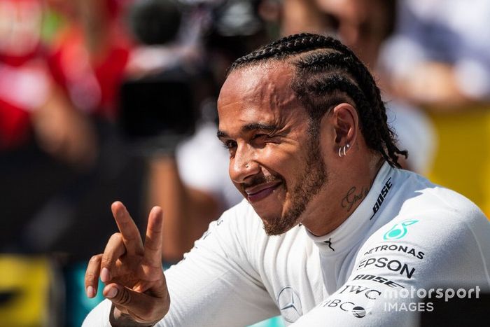 Ganador Lewis Hamilton, Mercedes AMG F1, celebra en Parc Ferme