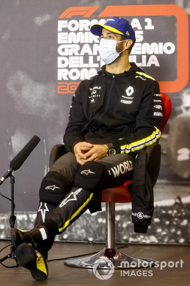 Daniel Ricciardo, Renault F1 en la conferencia de prensa