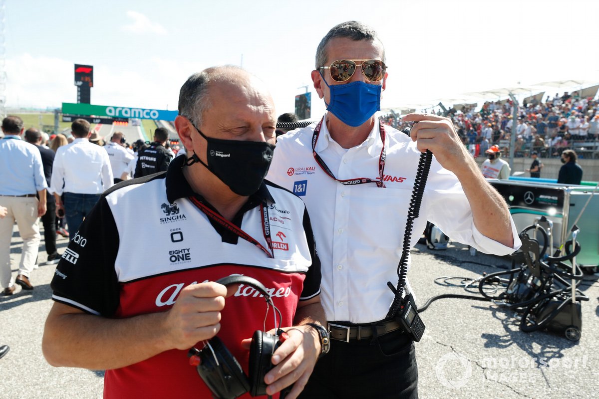 Frederic Vasseur, Team Principal, Alfa Romeo Racing, and Guenther Steiner, Team Principal, Haas F1