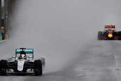 Lewis Hamilton, Mercedes AMG F1 W07 Hybrid, Max Verstappen, Red Bull Racing RB12