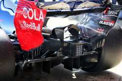 Автомобиль Scuderia Toro Rosso STR12: задний диффузор