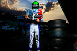 Buch Porsche Victory 2016 von René de Boer und Tim Upietz