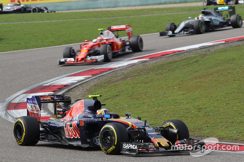 Carlos Sainz Jr., Scuderia Toro Rosso STR11