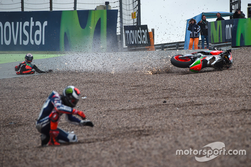 Sturz: Stefan Bradl, Aprilia Racing Team Gresini; Jorge Lorenzo, Yamaha Factory Racing