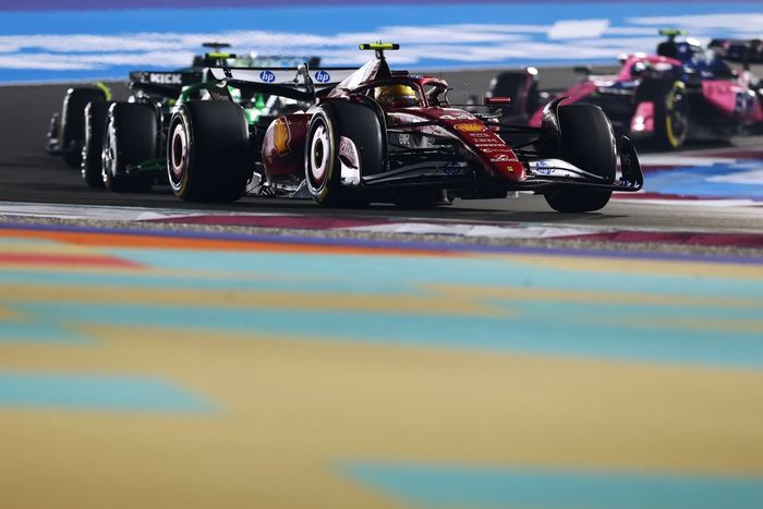 Lewis Hamilton, Ferrari, Gabriel Bortoleto, Sauber