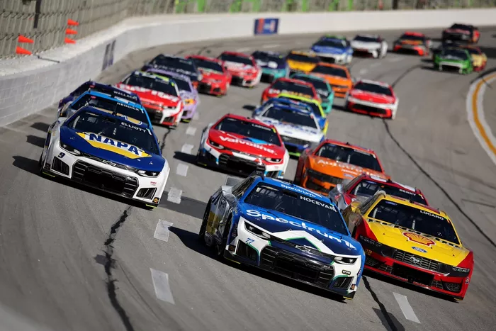 Carson Hocevar, Spire Motorsports, Chase Elliott, Hendrick Motorsports, Joey Logano, Team Penske