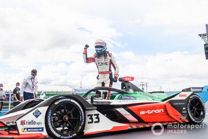 Segundo lugar Rene Rast, Audi Sport ABT Schaeffler, en Parc Ferme