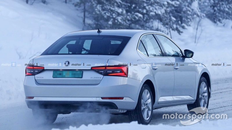 Шпигунське фото Skoda Superb 2019 року