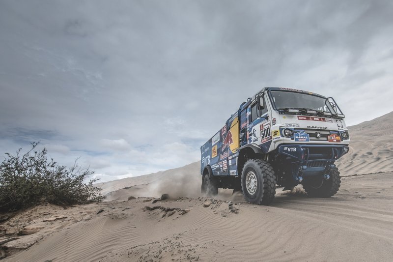 #500 Team Kamaz Master: Едуард Ніколаєв, Евген Яковлєв, Володимир Рибаков