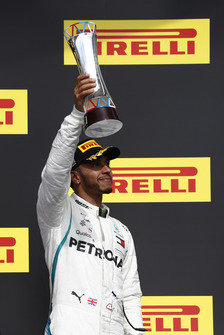 Lewis Hamilton, Mercedes AMG F1, 3e plaats, op het podium