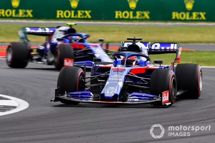 Daniil Kvyat, Toro Rosso STR14, Alexander Albon, Toro Rosso STR14