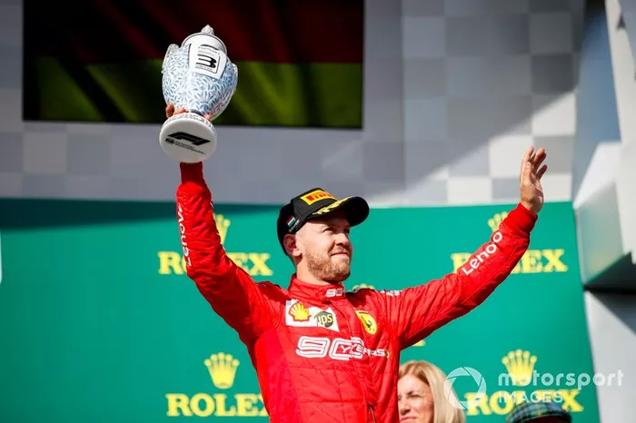 Podio: tercer lugar Sebastian Vettel, Ferrari