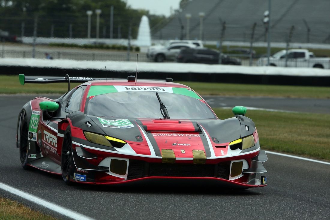 #023 Triarsi Competizione Ferrari 296 GT3: Onofrio Triarsi, Charles Scardina, Riccardo Agostini