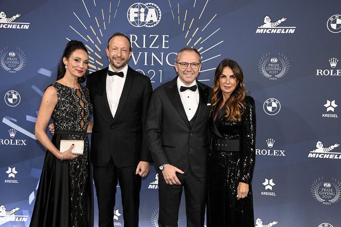Peter Bayer, Secretario General del Deporte de la FIA, con Stefano Domenicali, presidente de la Comisión de Monoplazas de la FIA y director general de Formula One Group