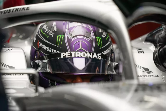 Lewis Hamilton, Mercedes W13
