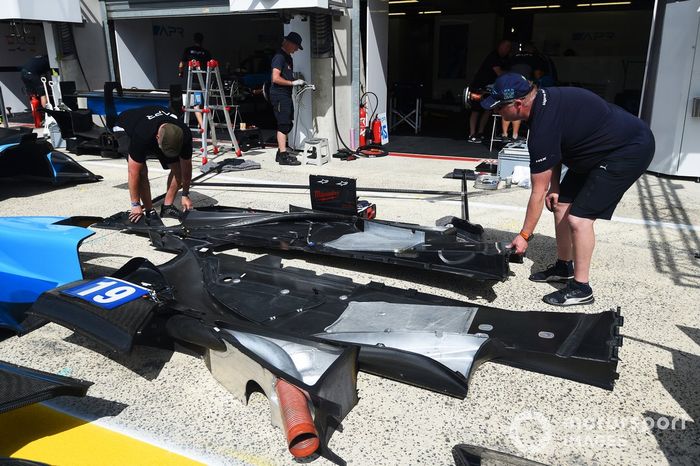 Flat bottom of the ORECA 07