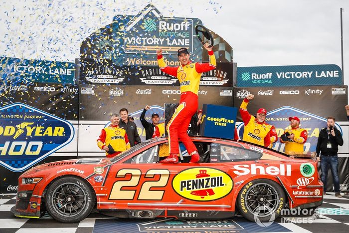 Ganador Joey Logano, Team Penske, Ford Mustang