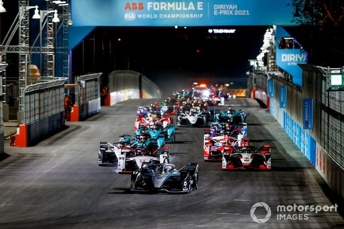 Salida: Nyck de Vries, Mercedes Benz EQ, EQ Silver Arrow 02 99, Rene Rast, Audi Sport ABT Schaeffler, Audi e-tron FE07