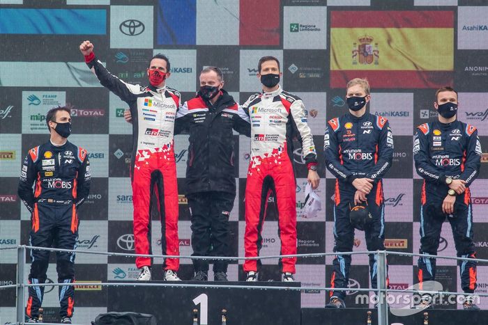 Podio: Sébastien Ogier, Julien Ingrassia, Toyota Gazoo Racing WRT Toyota Yaris WRC, Tommi Makinen, Toyota Gazoo Racing, Ott Tänak, Martin Järveoja, Hyundai Motorsport Hyundai i20 Coupe WRC