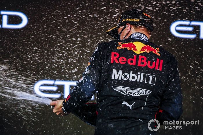 Podio: ganador de la carrera Max Verstappen, Red Bull Racing