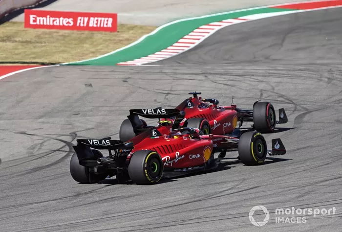 Charles Leclerc, Ferrari F1-75, Carlos Sainz, Ferrari F1-75