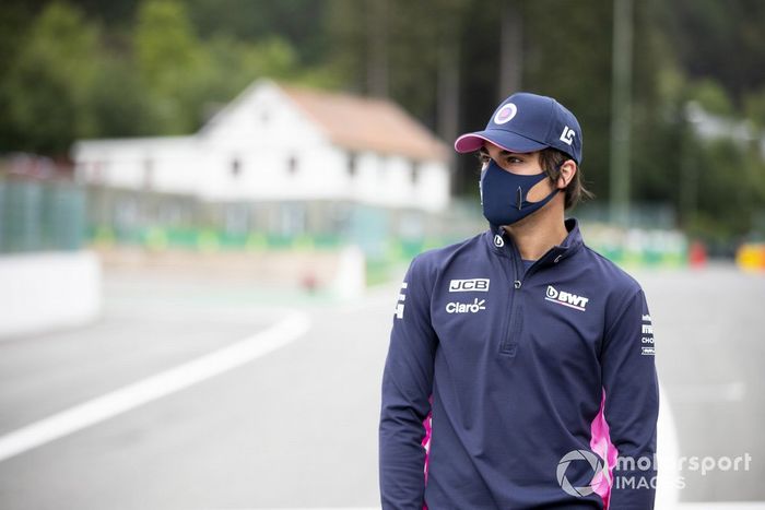 Lance Stroll, Racing Point, recorre la pista de Spa