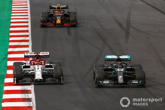 Lewis Hamilton, Mercedes F1 W11, Kimi Raikkonen, Alfa Romeo Racing C39, Alex Albon, Red Bull Racing RB16