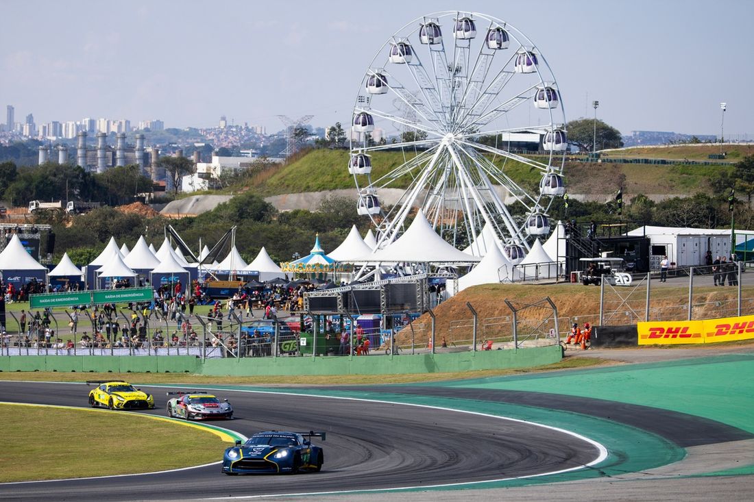 #27 Heart Of Racing Team Aston Martin Vantage AMR LMGT3: Ian James, Zacharie Robichon, Mattia Drudi