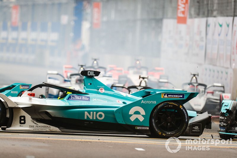 Nelson Piquet Jr., Panasonic Jaguar Racing, Jaguar I-Type 3 percute Tom Dillmann, NIO Formula E Team, NIO Sport 004 