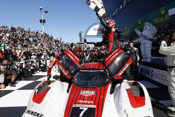 Ganador absoluto #7 Porsche Penske Motorsport Porsche 963: Felipe Nasr, Nick Tandy, Laurens Vanthoor