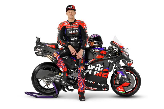 Lorenzo Savadori, Aprilia Racing