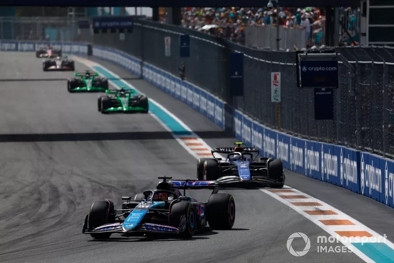 Esteban Ocon, Alpine A524, Logan Sargeant, Williams FW46, Zhou Guanyu, Stake F1 Team Kick Sauber C44