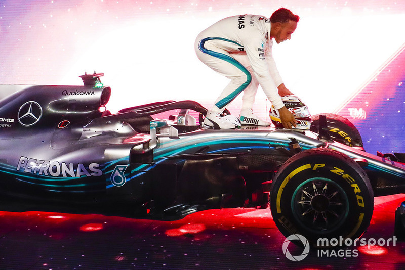 Lewis Hamilton, Mercedes AMG F1 W09 EQ Power+, pierwsze miejsce, radość pod podium