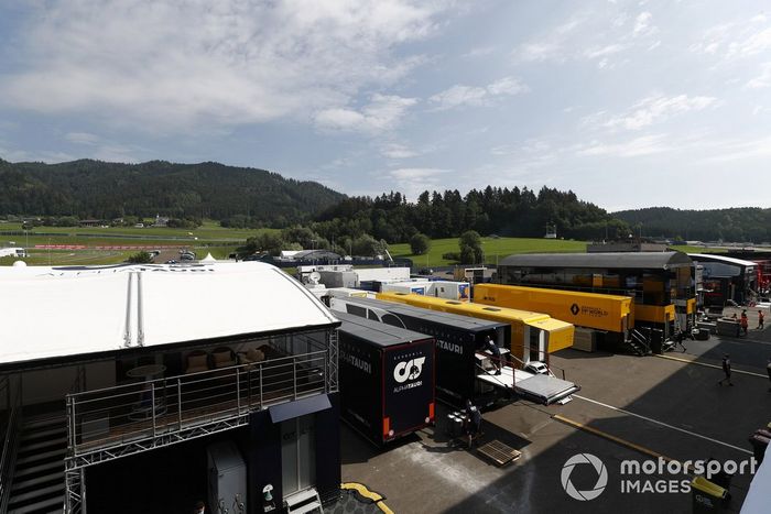 Camiones de los equipos