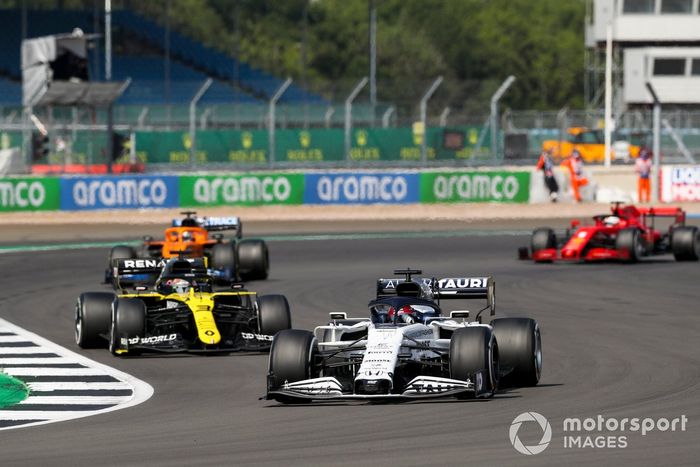 Daniil Kvyat, AlphaTauri AT01, Daniel Ricciardo, Renault F1 Team R.S.20, Carlos Sainz Jr., McLaren MCL35